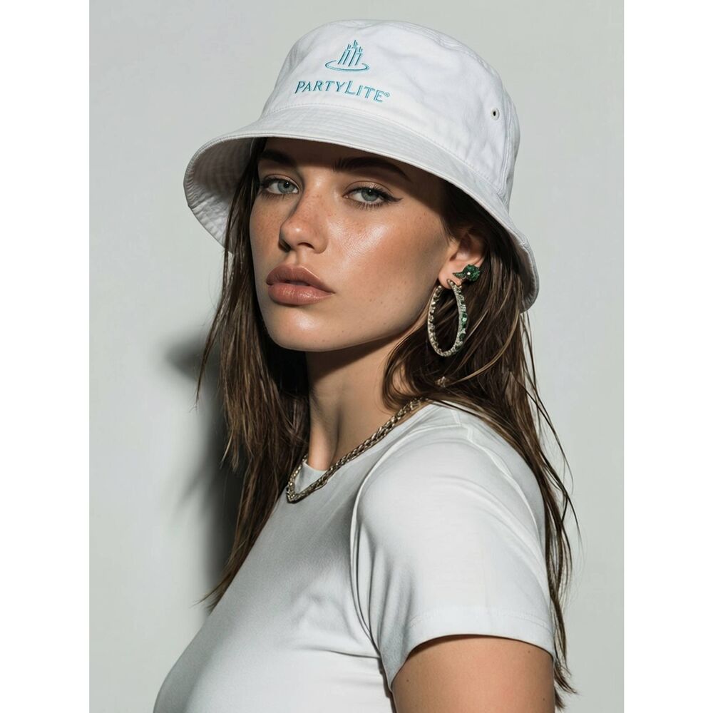 💜PartyLite Ivory & Turquoise Embroidered Logo Bucket Hat